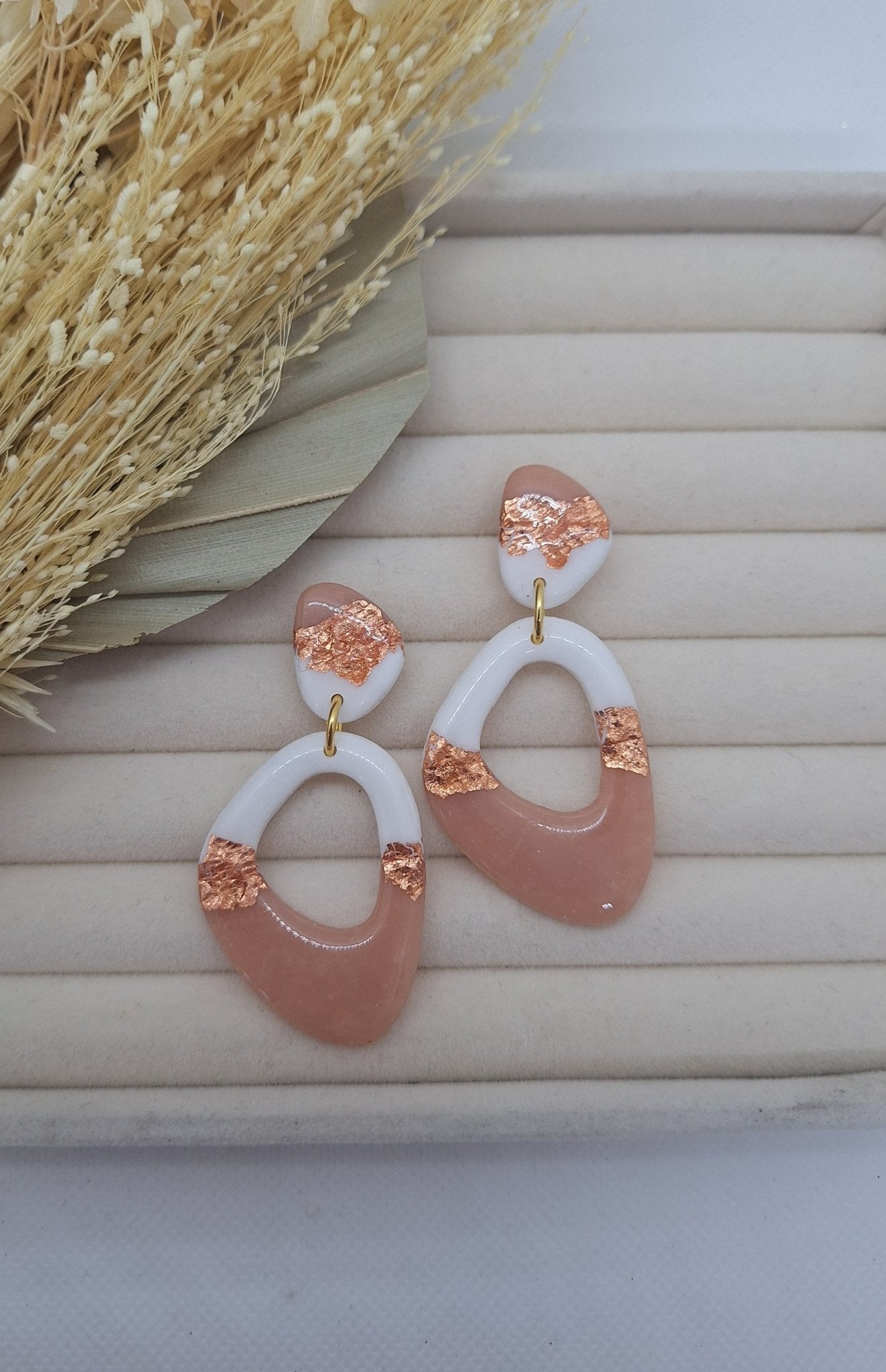 Boucle d'oreille - BLANC & ROSE - Mille et Douces Créations