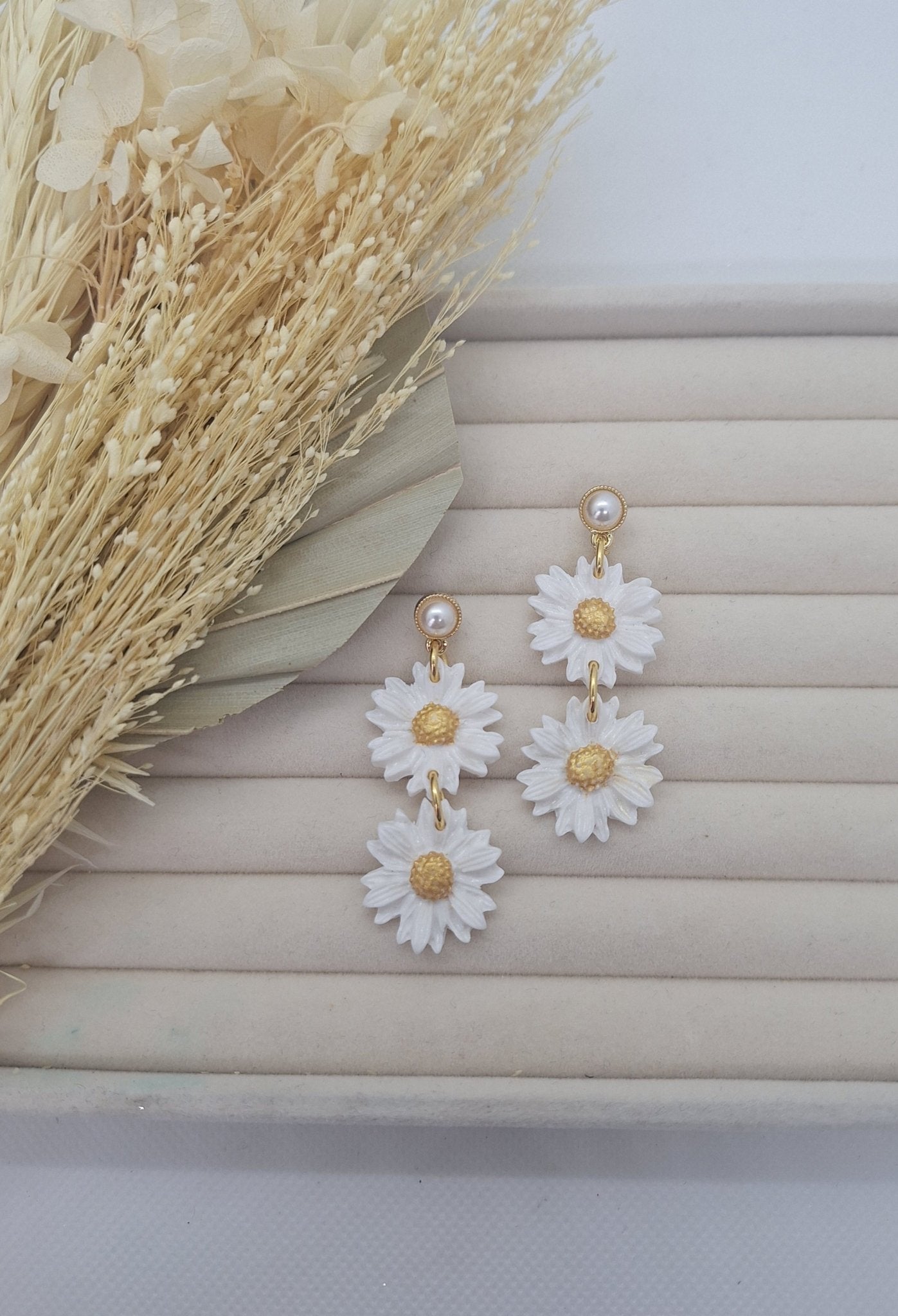 Boucle d'oreille - DOUBLE FLEUR BLANCHE - Mille et Douces Créations