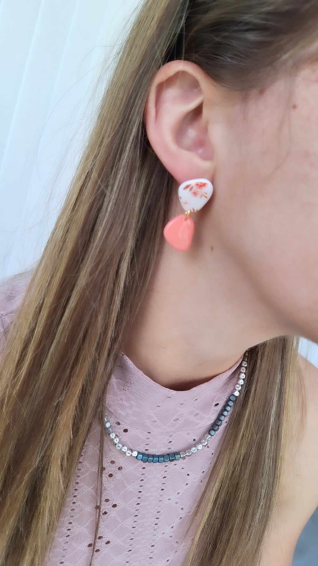 Boucle D'oreille - MOTIF FLEUR - CORAIL - Mille et Douces Créations