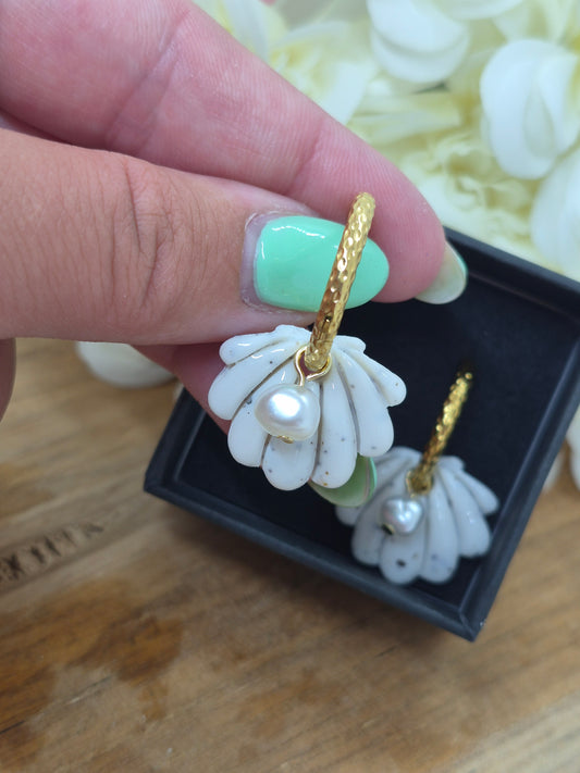 Boucle d'oreille - Coquillage + perle