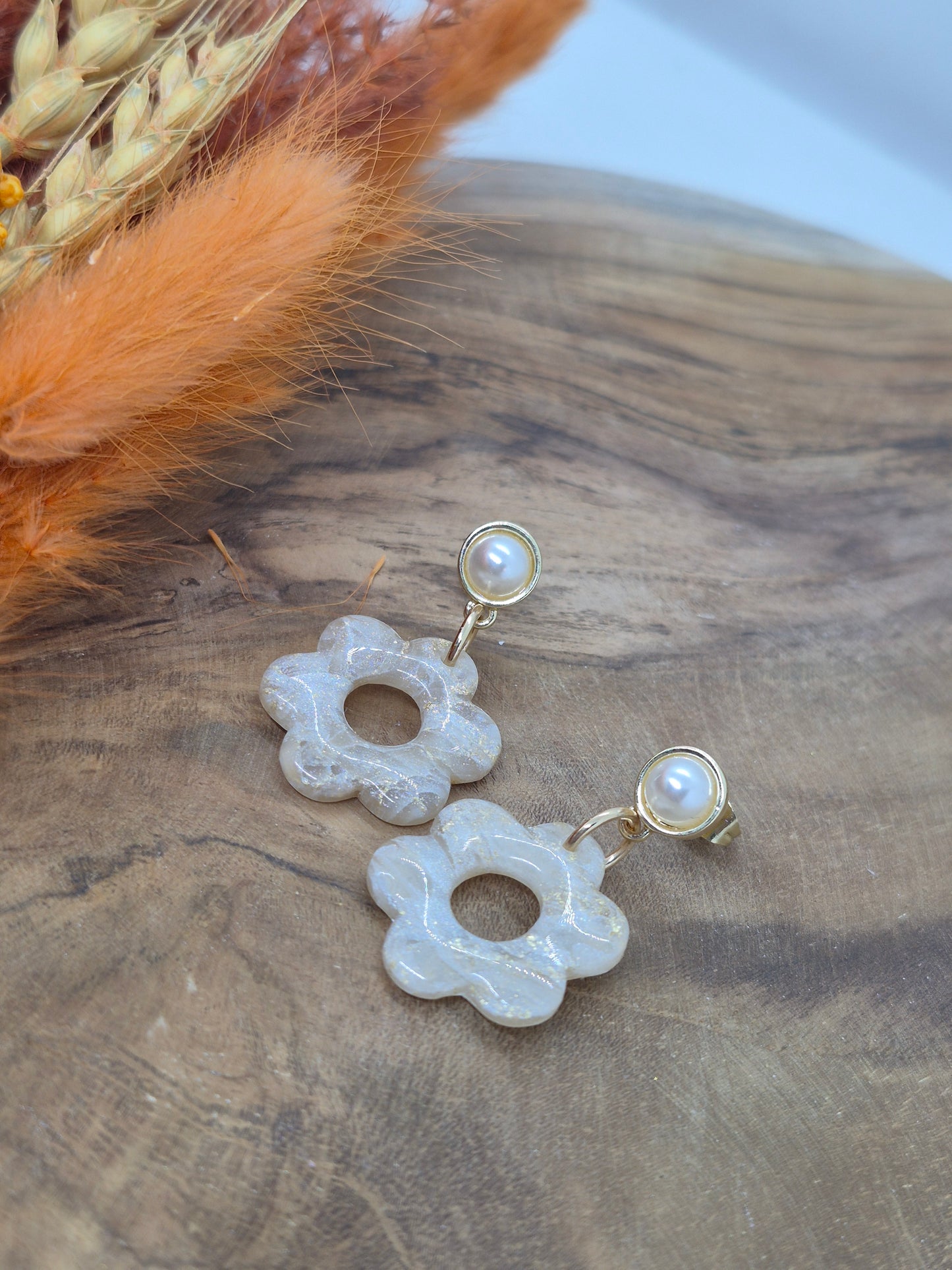 Boucle d'oreille - FLORA - Nacrée & Dorée